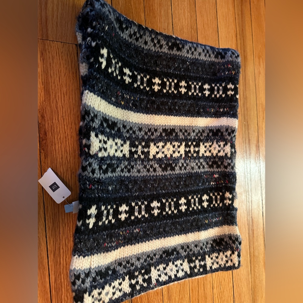 Gap Scarf